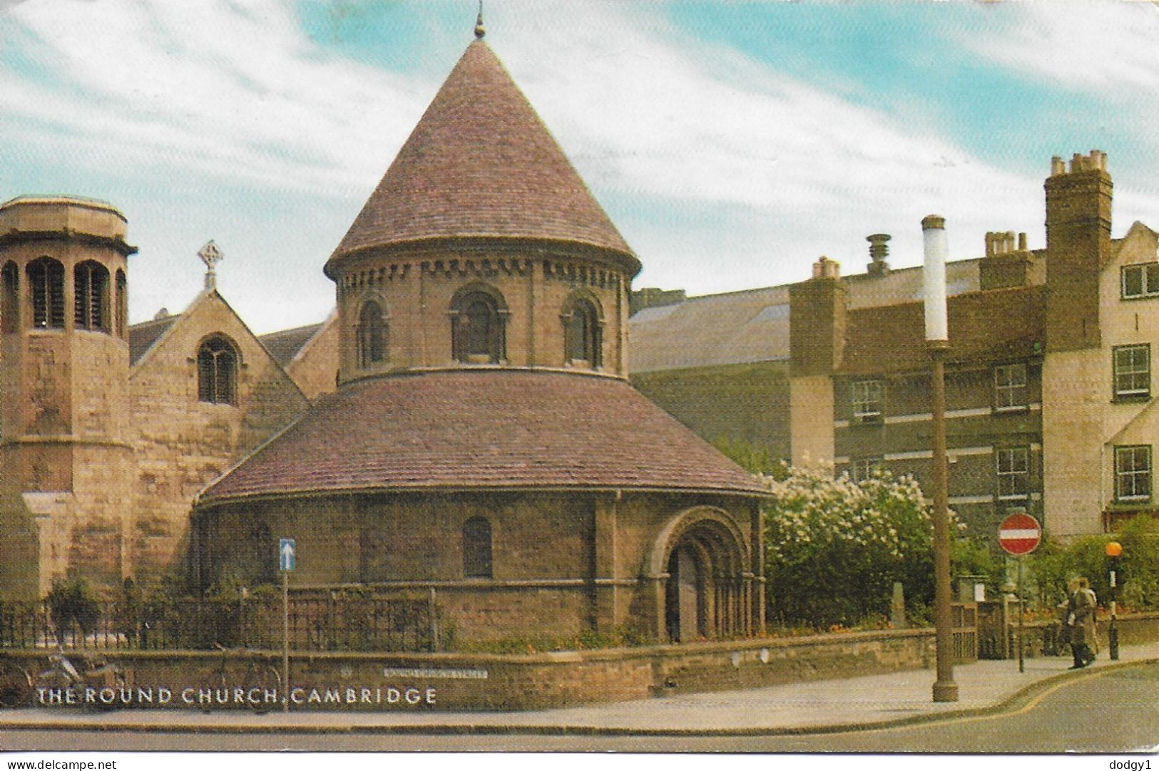 THE ROUND CHURCH, CAMBRIDGE, ENGLAND. USED POSTCARD    Pv9 - Cambridge