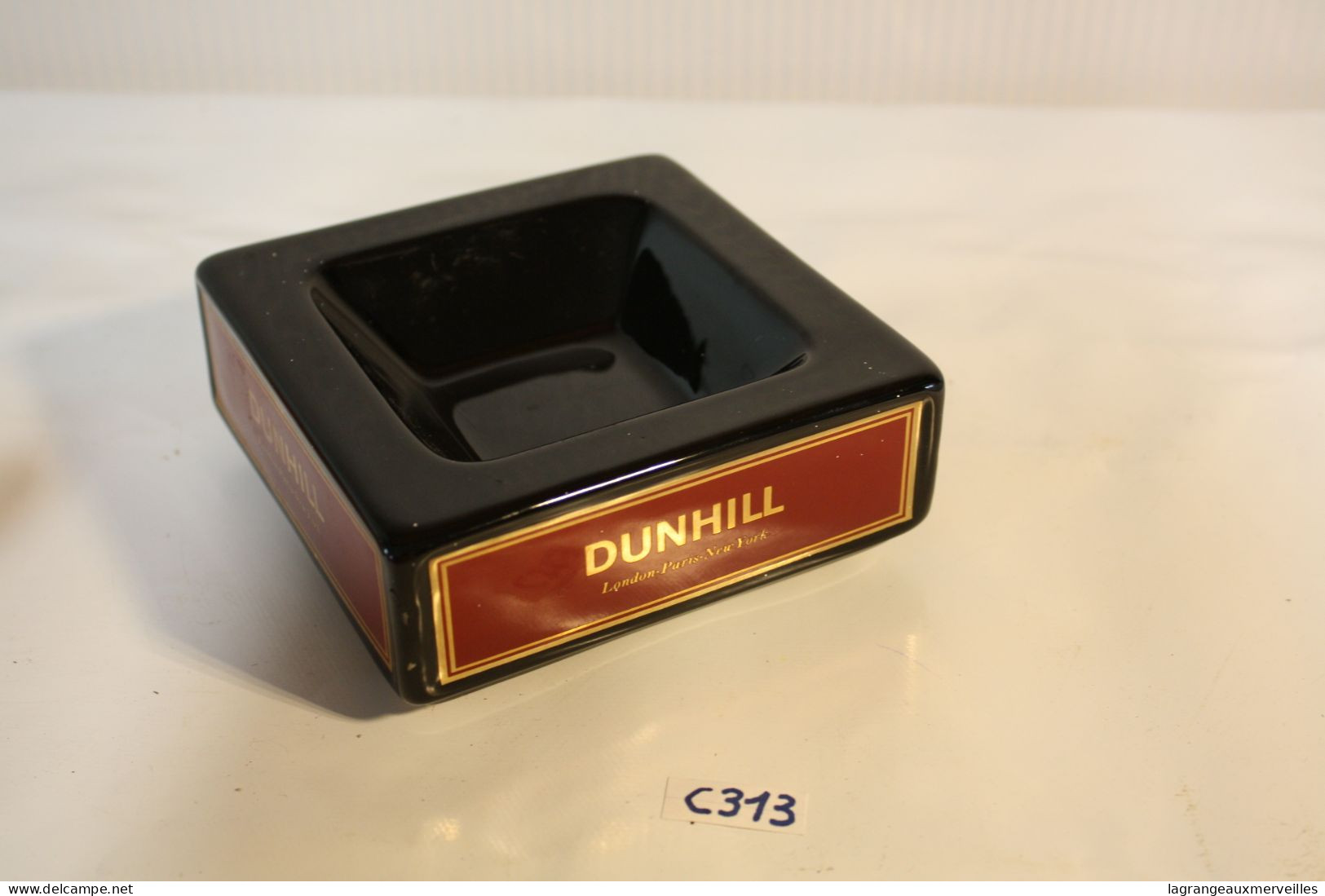 C313 Ancien Cendrier De Collection - DUNHILL - Porselein