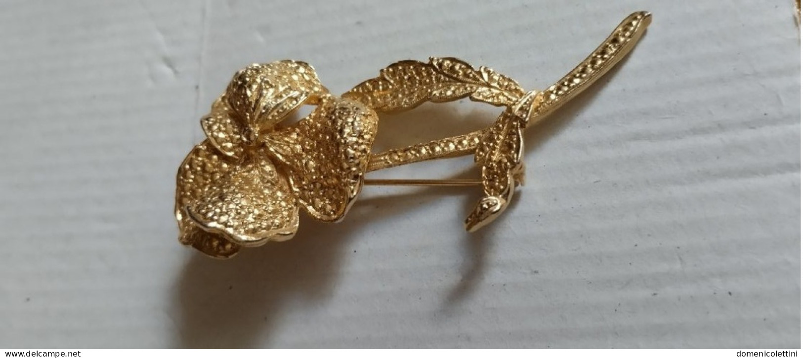 Spilla  Vintage Con Bagno In Oro - Brooches