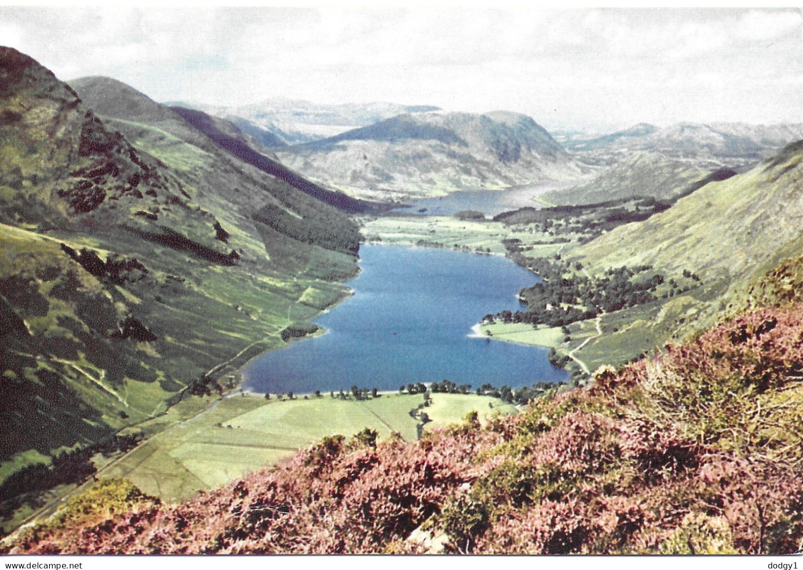 BUTTERMERE LAKE, CUMBRIA, ENGLAND. UNUSED POSTCARD   Z6 - Buttermere