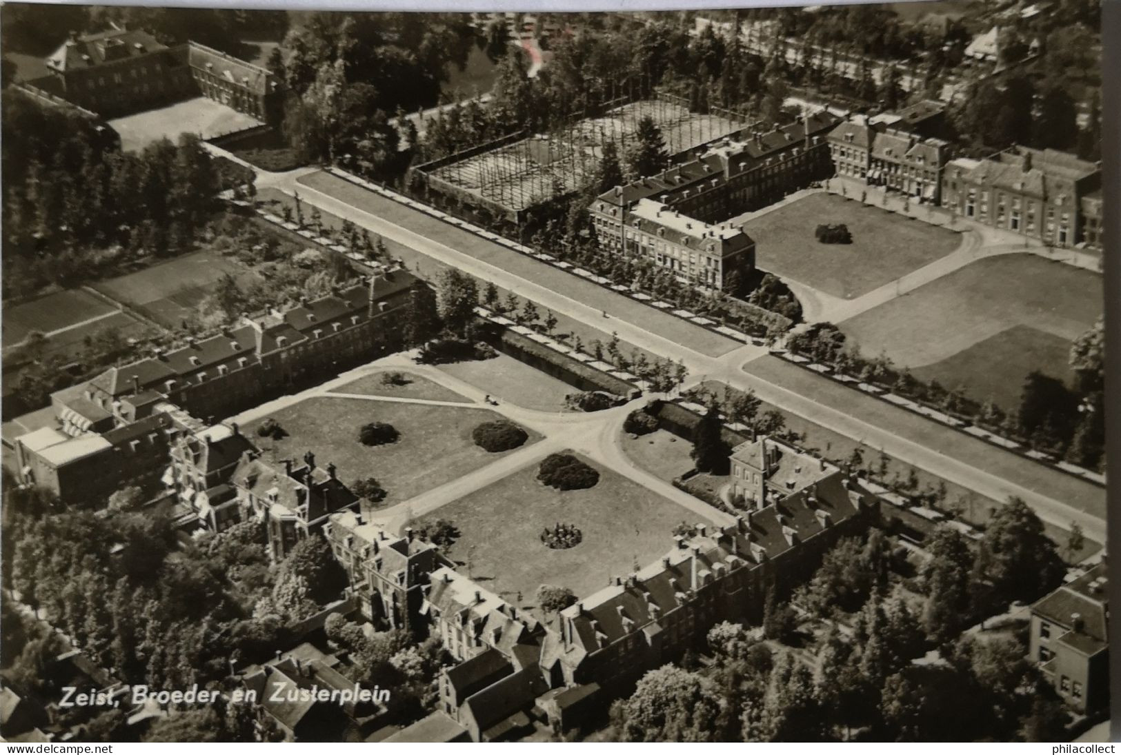 Zeist // Luchtfoto Broeder En Zusterplein 1961 - Zeist