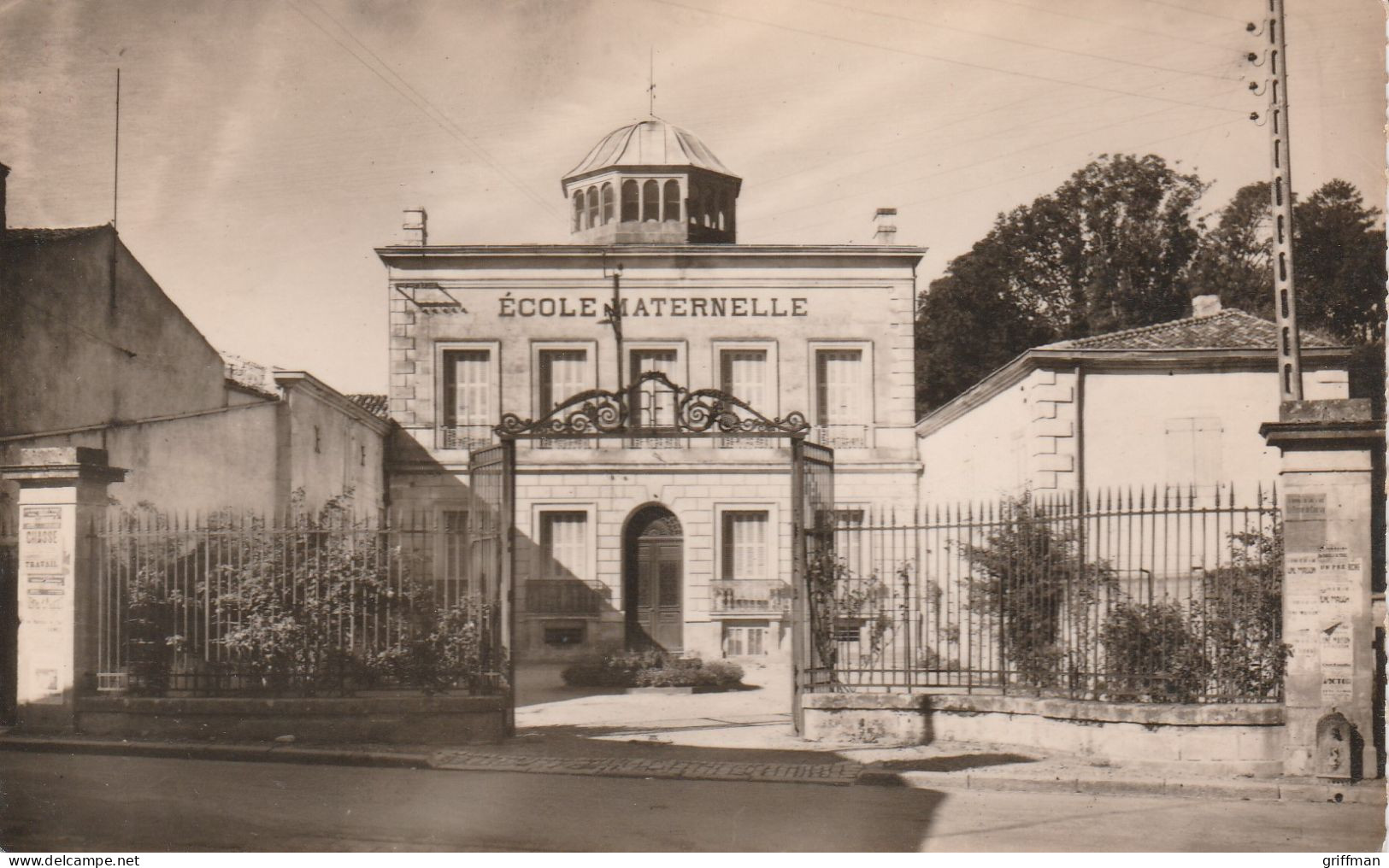 COULONGES SUR L'AUTIZE L'ECOLE MATERNELLE CPSM 9X14 TBE - Coulonges-sur-l'Autize