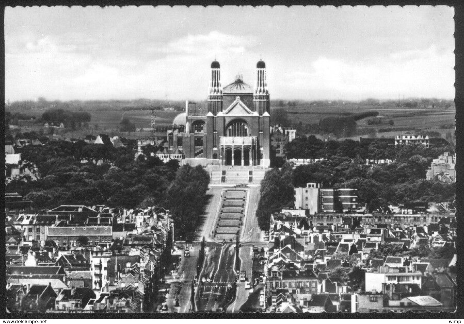 KOEKELBERG : Basilique En Construction Et Vue Interessante à L'horizon - Koekelberg