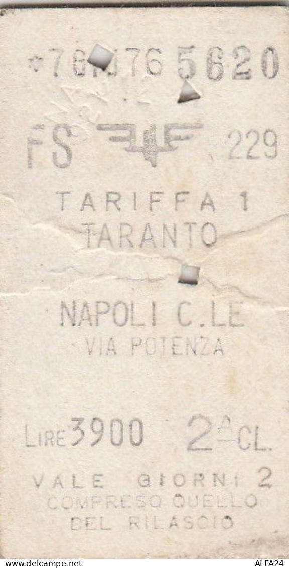 BIGLIETTO FERROVIARIO EDMONSON TARANTO NAPOLI L.3900 1976 (157F - Europe