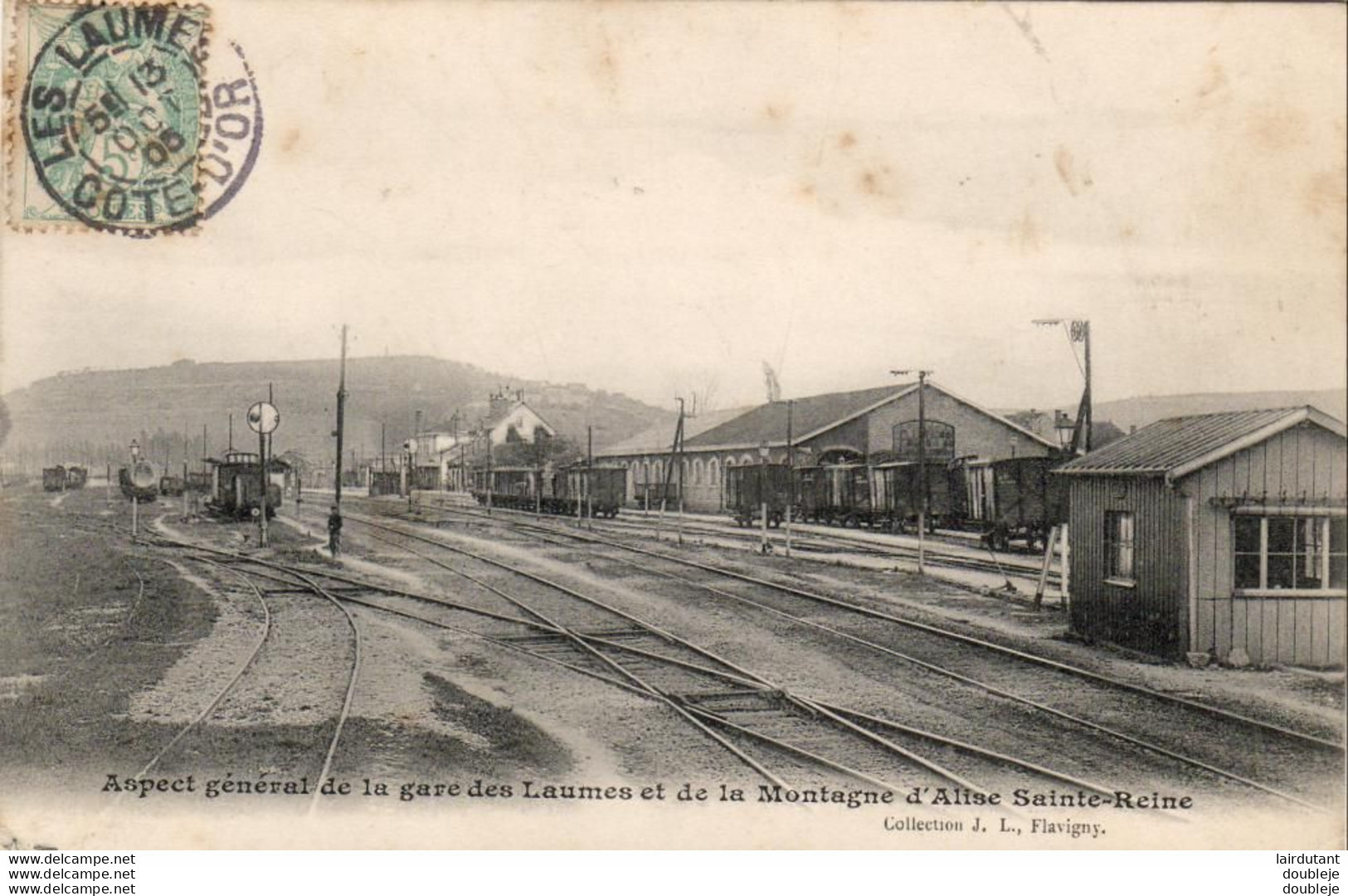 D21   Aspect Général De La Gare Des Laumes Et De La Montagne D'Alise Sainte-Reine  ........... Trains En Gare - Venarey Les Laumes