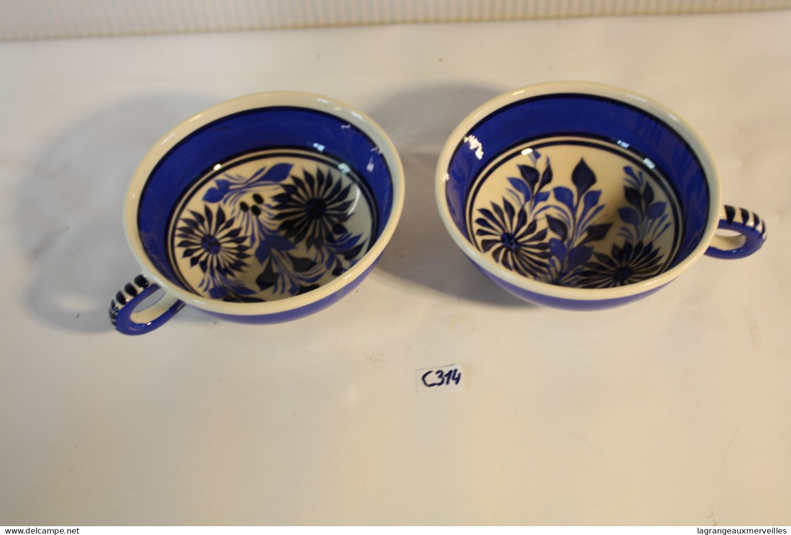 C314 2 Ancienne Tasses - QUIMPER - France - Quimper/Henriot (FRA)