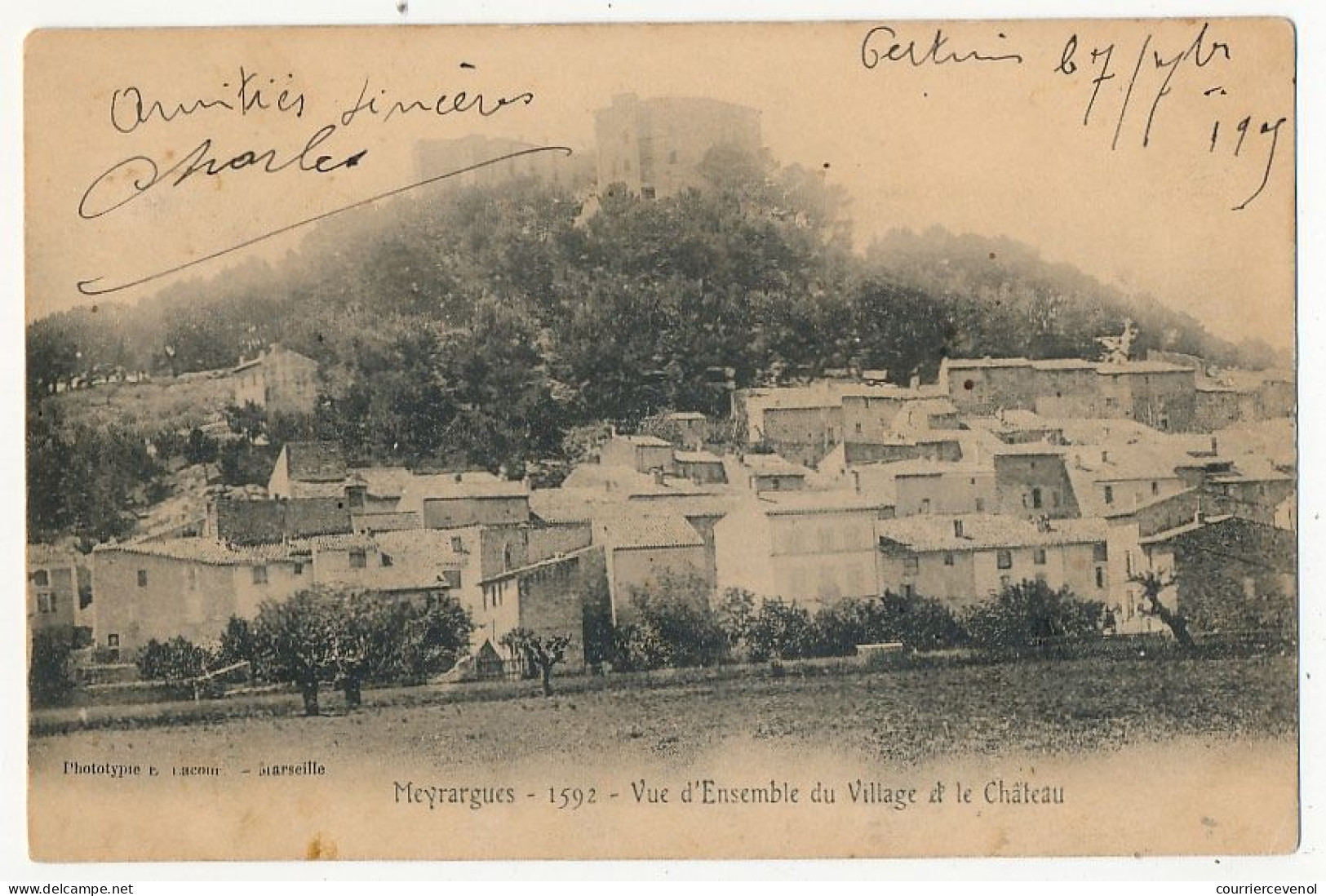 CPA - MEYRARGUES (B Du R) - Vue D'ensemble Du Village Et Le Château - Meyrargues