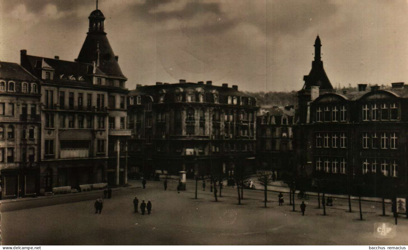 ESCH-SUR-ALZETTE   -  Place Du Brill - Esch-Alzette