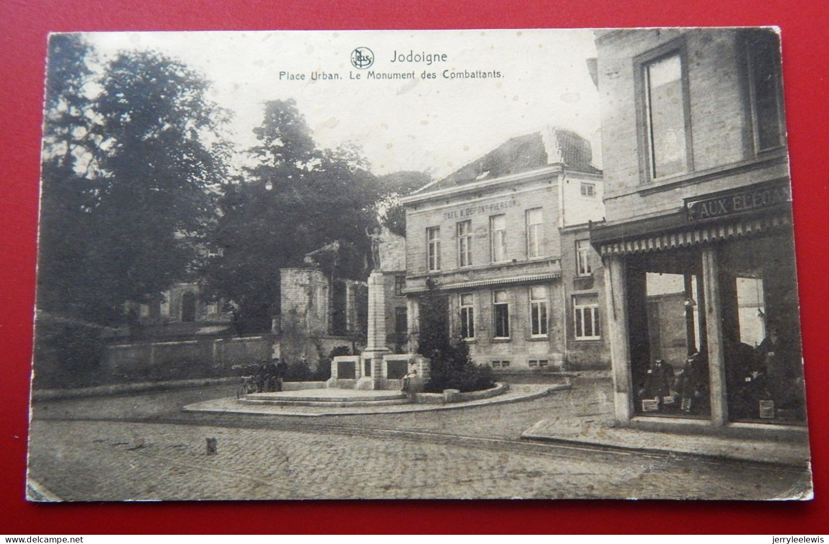 JODOIGNE  -  Place Urban  - Le Monument Des Combattants - Jodoigne