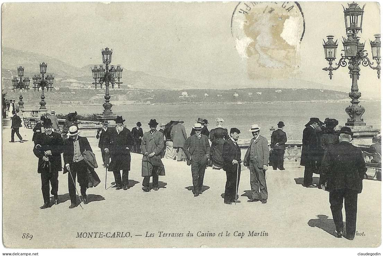 Monte Carlo. Les Terrasses Du Casino Et Le Cap Martin. CPA Belle Animation...manque Le Timbre. - Terraces