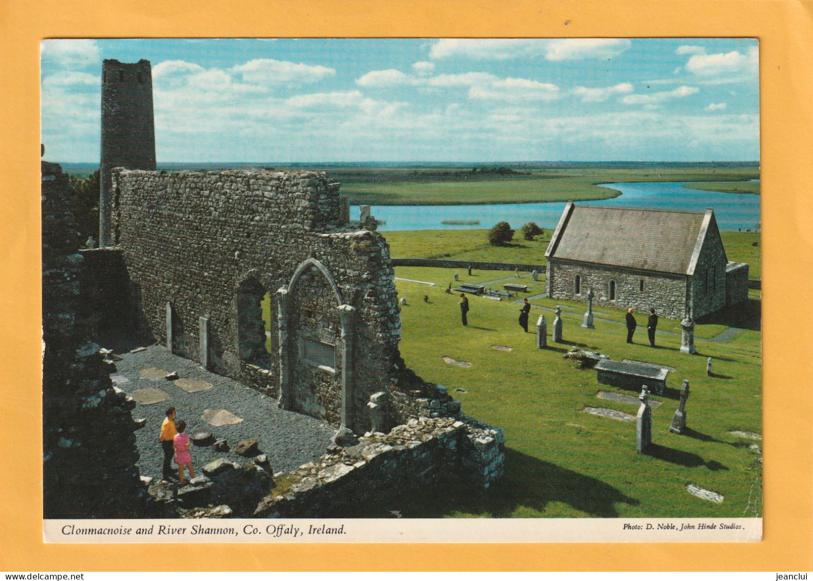 CPM. CLONMACNOISE AND RIVER SHANNON . CO. OFFALY . IRELAND . CARTE AFFR AU VERSO MAIS NON OBLIT.  2 SCANNES - Offaly