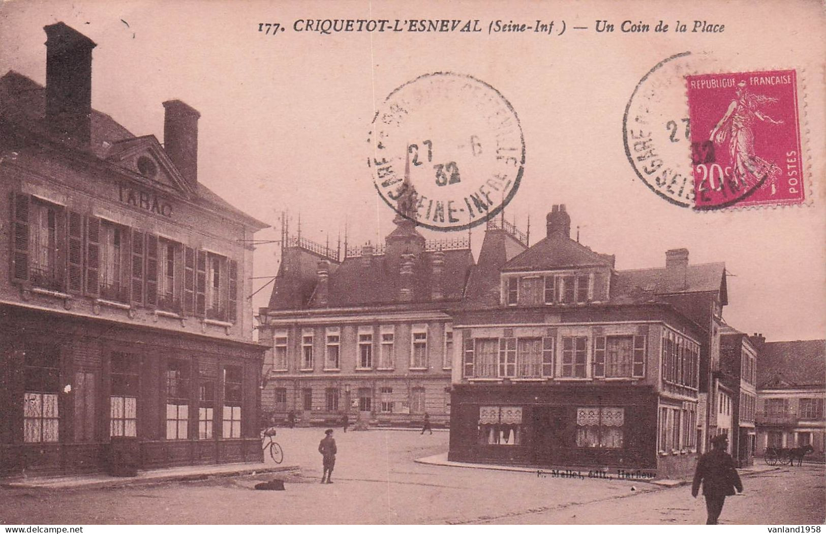 CRIQUETOT-L'ESNEVAL-un Coin De La Place - Criquetot L'Esneval