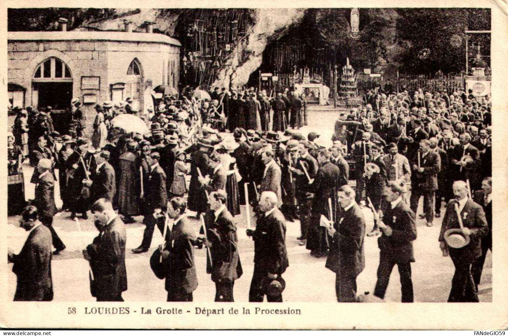 [65] Hautes Pyrénées > Lourdes / 10 CPA   PHOTO NON CONTRACTUELLES  /// 5 - Lourdes