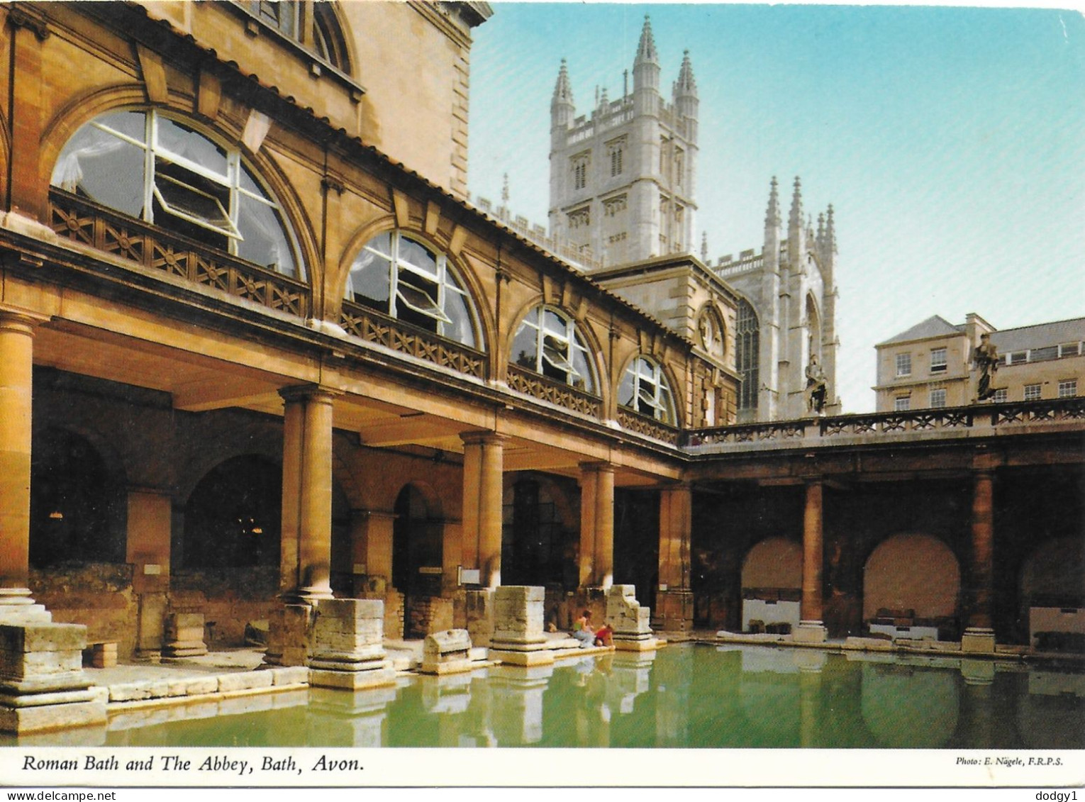 ROMAN BATH AND THE ABBEY, BATH, SOMERSET, ENGLAND. UNUSED POSTCARD   Hold 12 - Bath