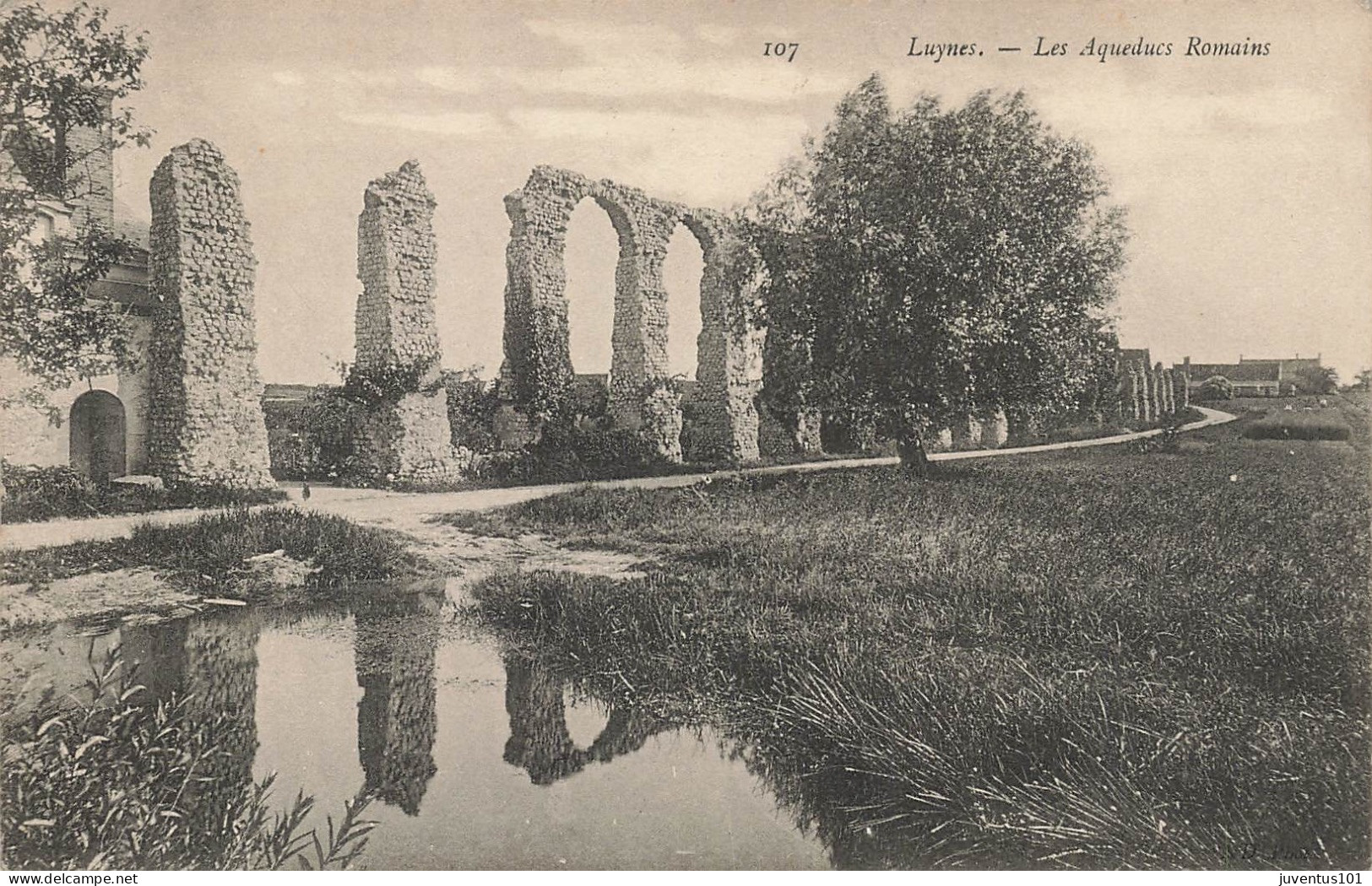 CPA Luynes-Les Aqueducs Romain-107      L2502 - Luynes