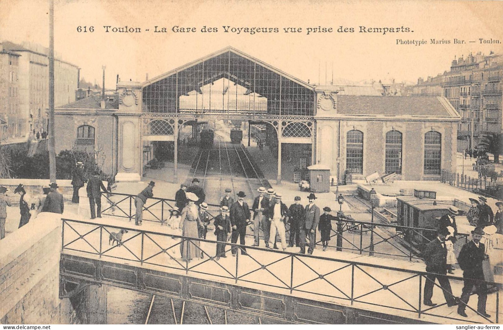 CPA 83 TOULON / LA GARE DES VOYAGEURS / VUE PRISE DES REMPARTS - Toulon