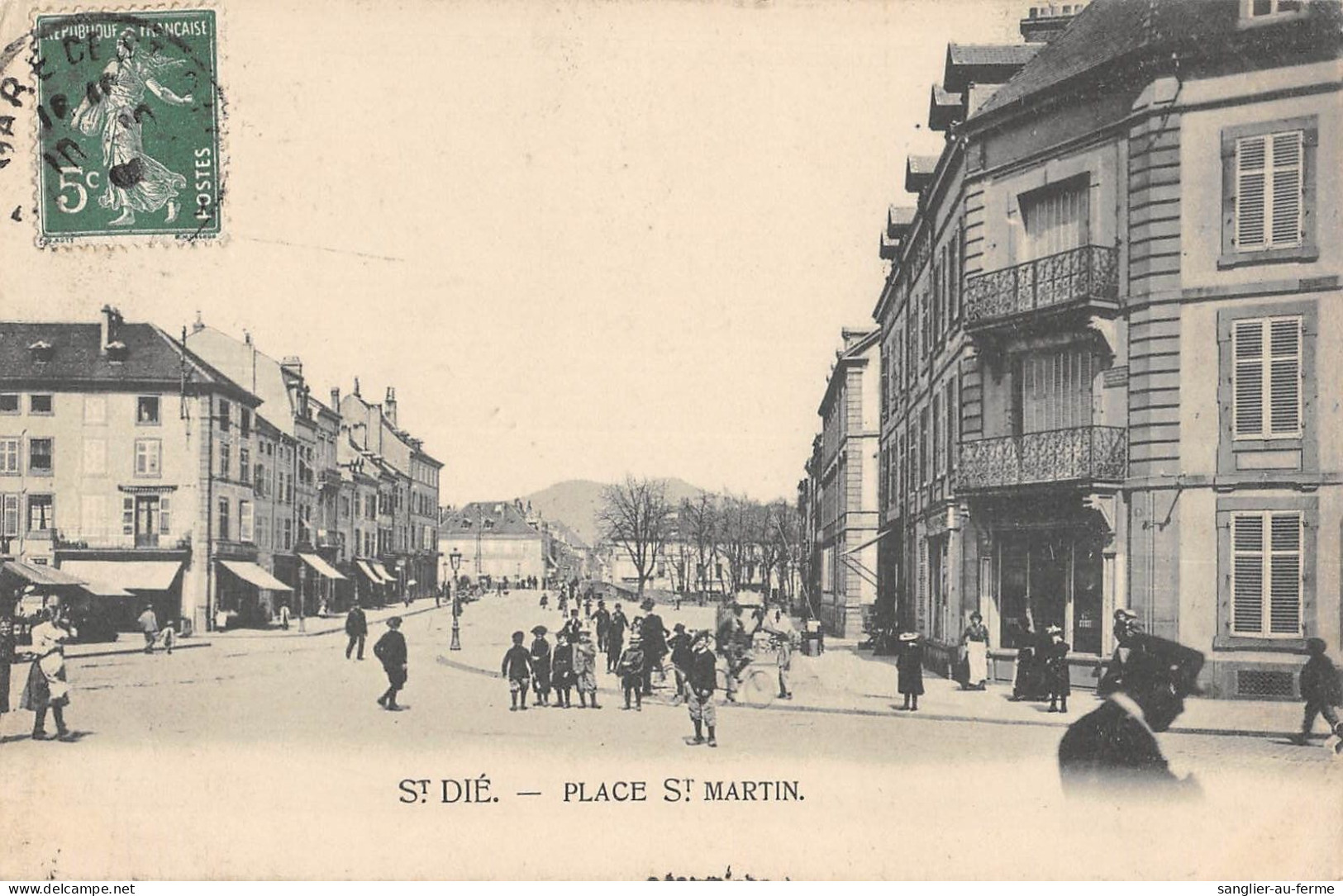 CPA 88 SAINT DIE / PLACE SAINT MARTIN - Saint Die