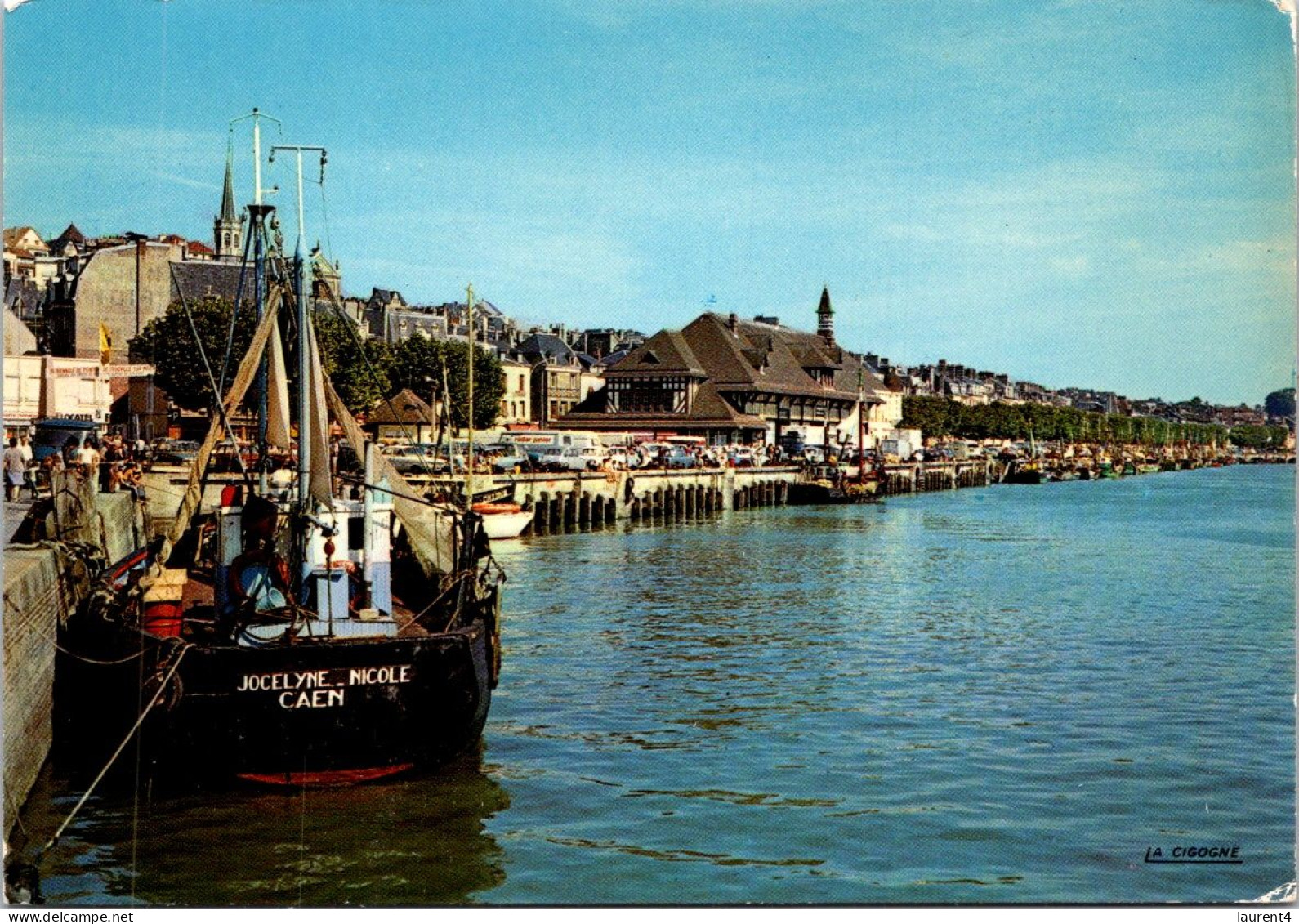 2-1-2024 (4 W 8) France  - Port Et Poisssonnerie De Trouville - Piazze Di Mercato