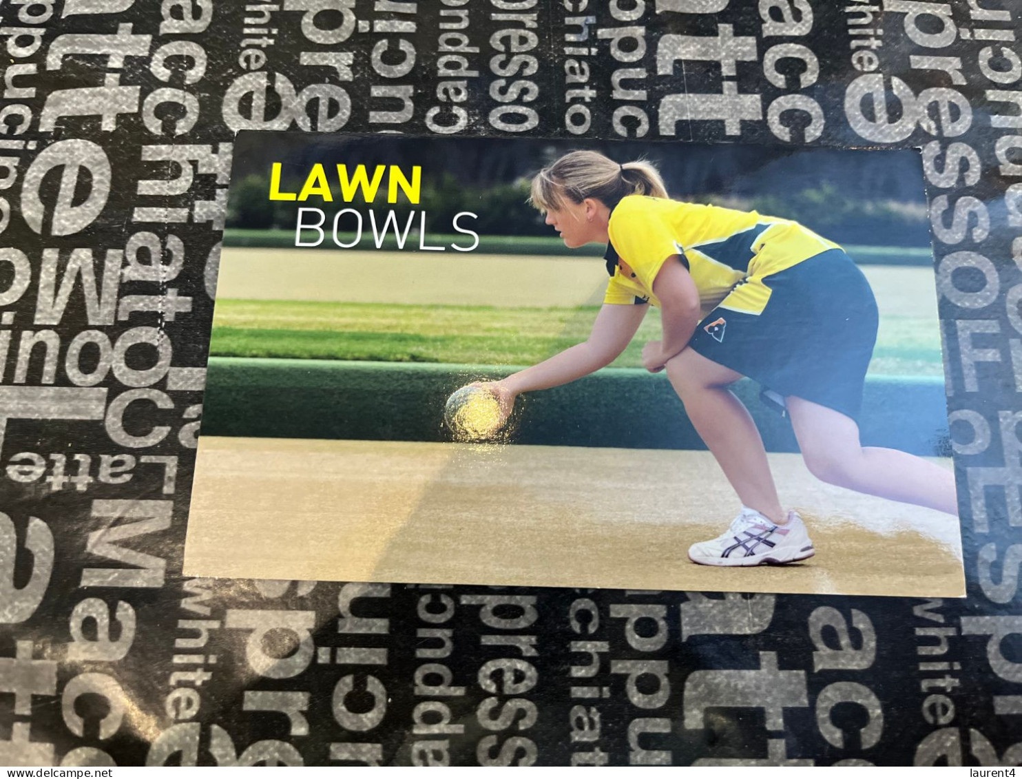 2-1-2024 (4 W 9) Australia Stamp Pack - Lawn Bowls - 2 Stamps + Mini-sheet - Presentation Packs