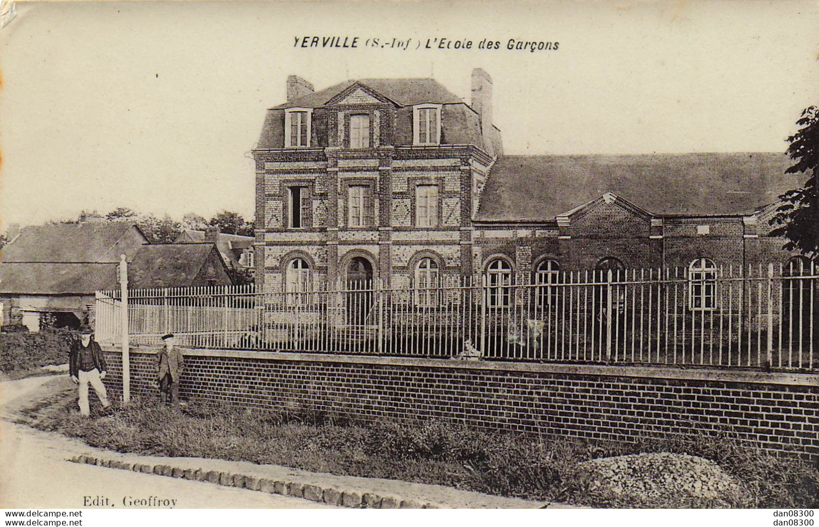 76 YERVILLE L'ECOLE DES GARCONS - Yerville