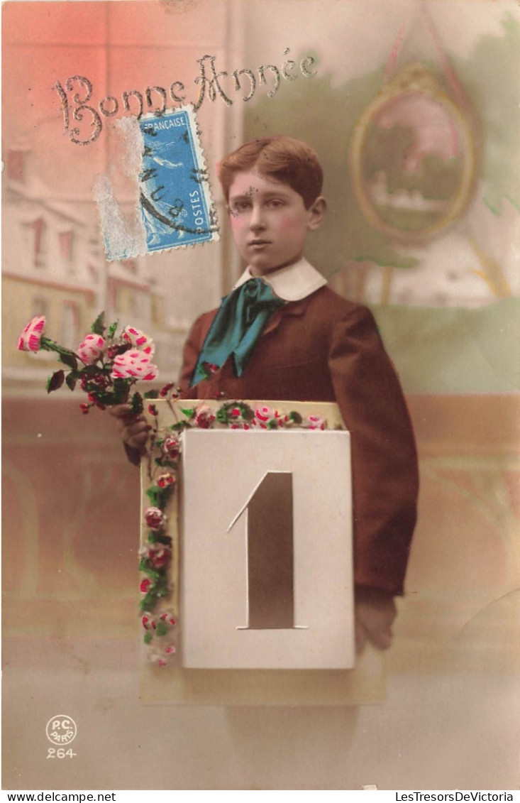 FETES ET VOEUX - Nouvel An - Un Enfant Tenant Un Bouquet De Fleurs - Colorisé - Carte Postale Ancienne - Neujahr
