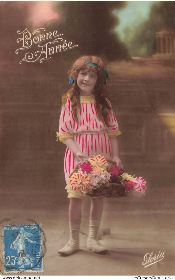 FETES ET VOEUX - Nouvel An - Une Petite Fille Tenant Un Panier De Fleurs - Colorisé - Carte Postale Ancienne - Neujahr