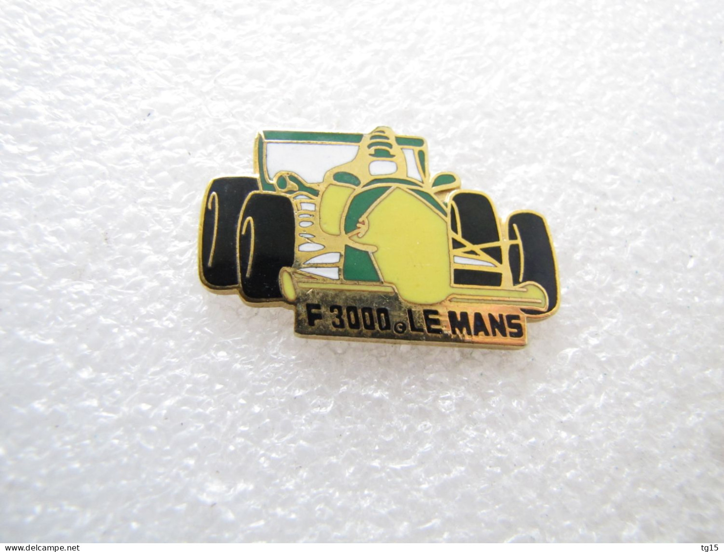 PIN'S    FORMULE 3000  LE MANS  Jaune Et Vert  Email Grand Feu  EMC - F1