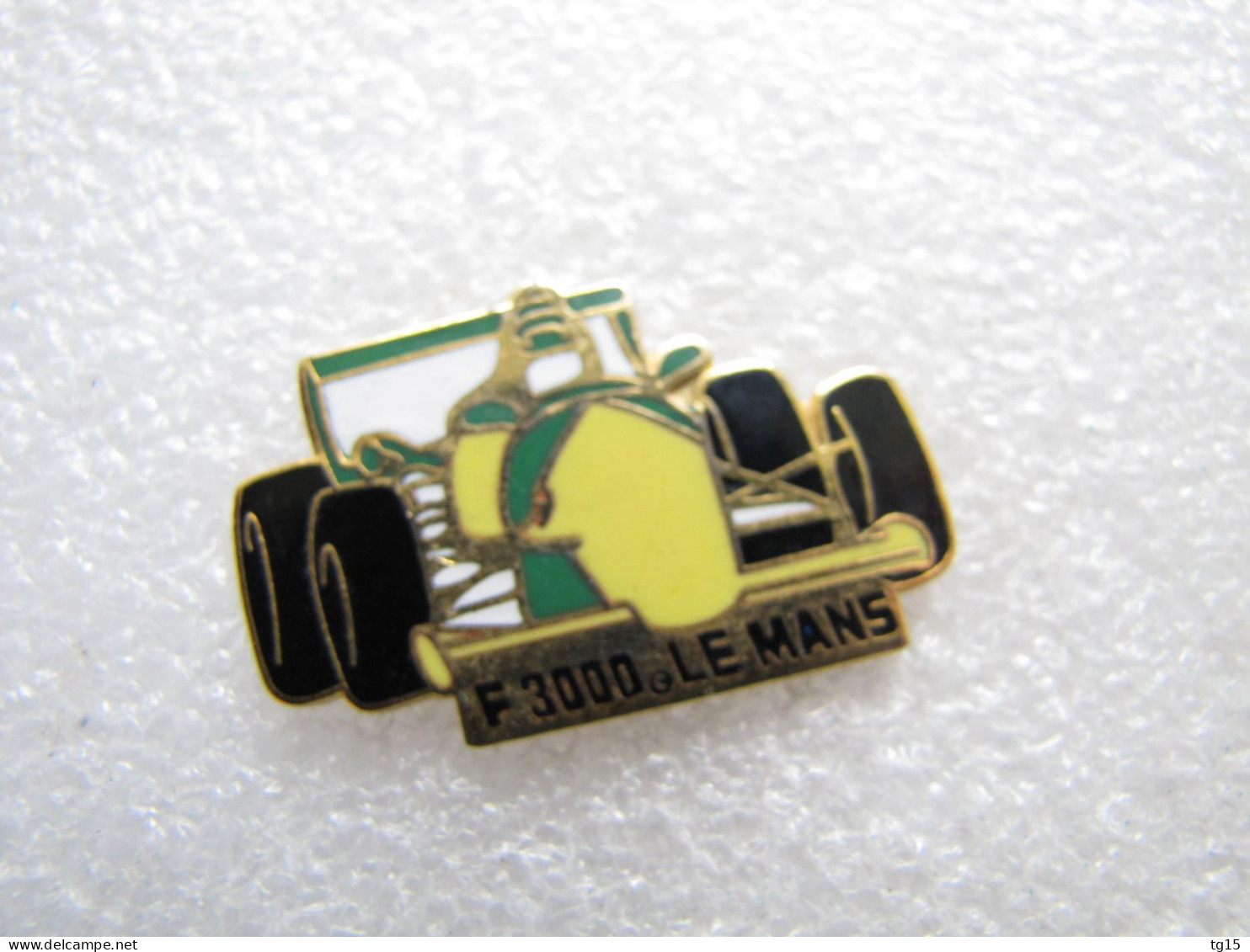 PIN'S    FORMULE 3000  LE MANS  Jaune Et Vert  Email Grand Feu  EMC - F1