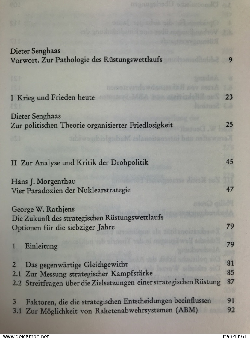 Zur Pathologie Des Rüstungswettlaufs : Beitr. Z. Friedens- U. Konfliktforschung. - Police & Military