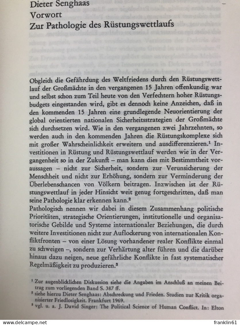 Zur Pathologie Des Rüstungswettlaufs : Beitr. Z. Friedens- U. Konfliktforschung. - Policía & Militar