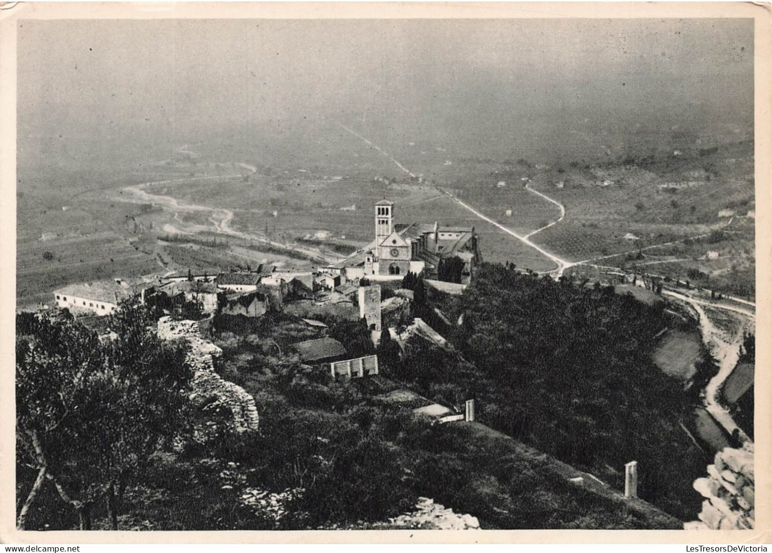 ITALIE - Assisi -  Vue De La Basilique De San Francesco Et De La Vallée De L'Ombrie - Carte Postale - Andere & Zonder Classificatie