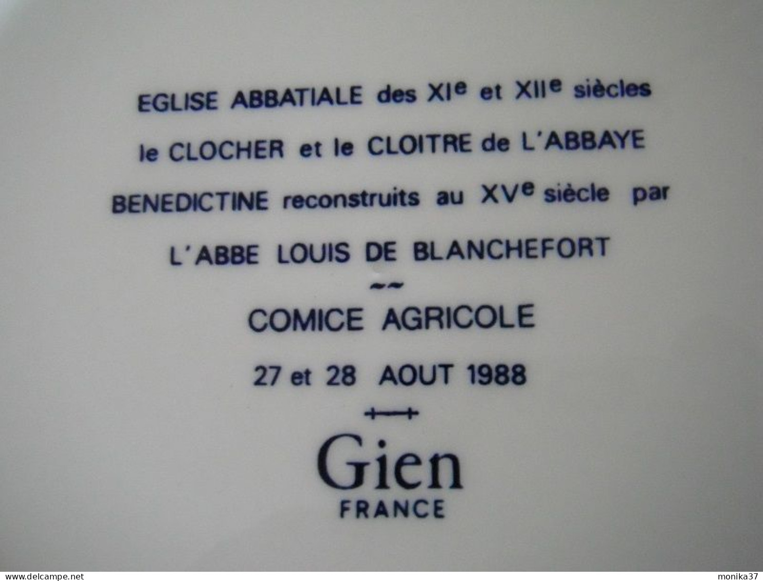 Assiette Gien Souvenir Comice Agricole FERRIERES EN GATINAIS 45210 Loiret 1988 - Oggetti 'Ricordo Di'