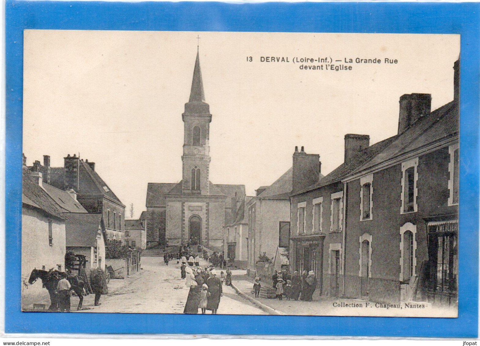 44 LOIRE ATLANTIQUE - DERVAL La Grande Rue Devant L'Eglise (voir Description) - Derval