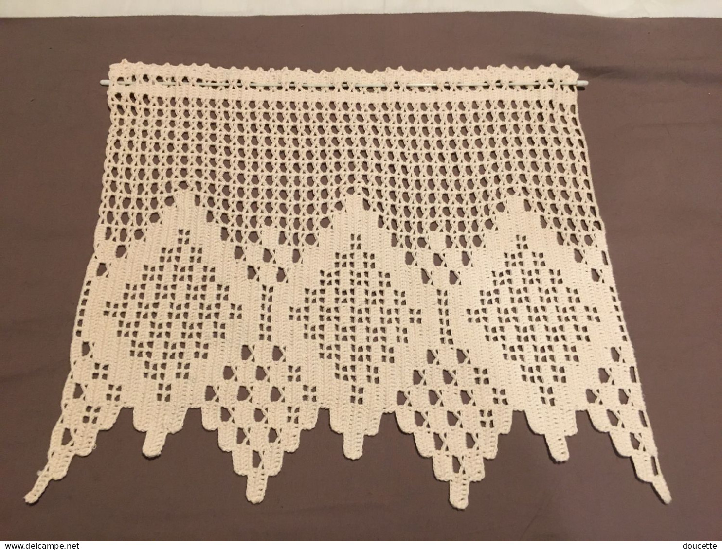 Un Seul  Rideau Réalisé Au Crochet. En Coton écru (40cm / 68cm) - Drapery