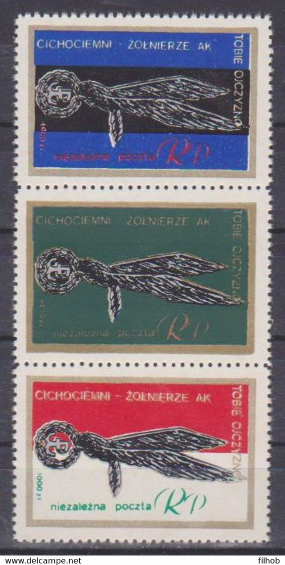 Poland SOLIDARITY (S245): Independent Post Quiet-dark (1x3) - Solidarnosc Labels