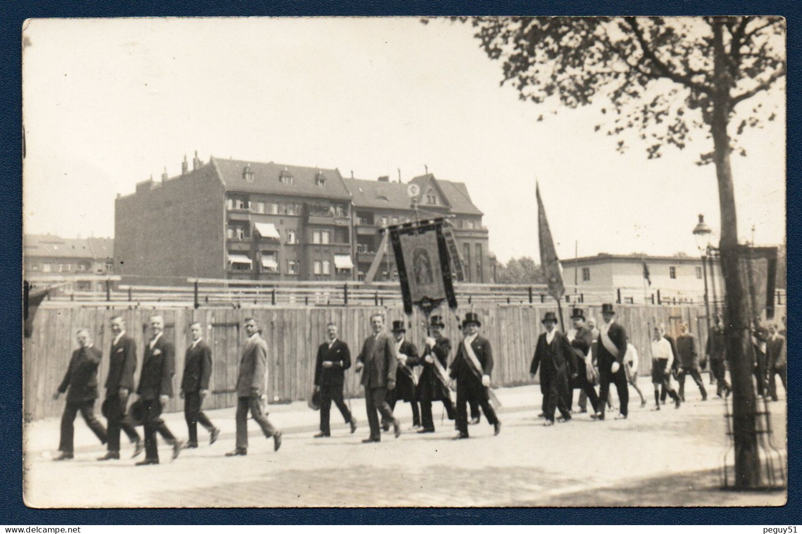 Allemagne. Carte-photo. Procession à Identifier. - Te Identificeren