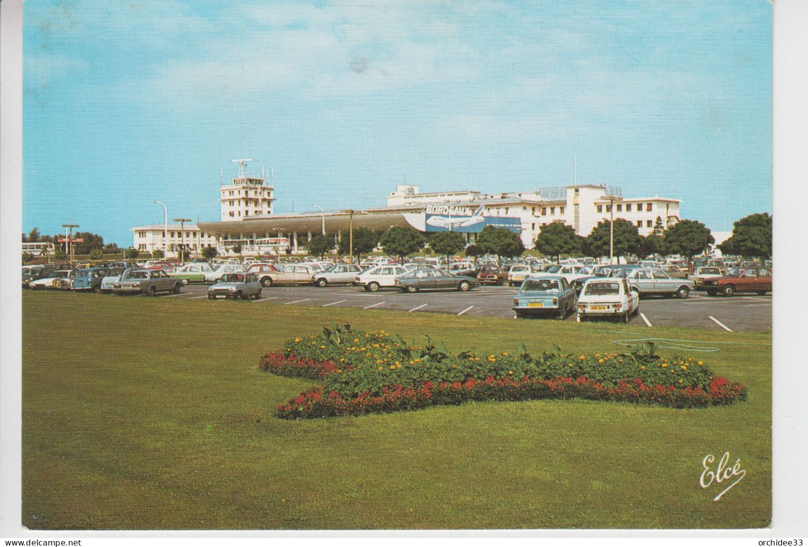 CPSM Mérignac - L'aéroport (avec, Sur Le Parking, De Nombreuses Voitures Années 60/70 : Renault 5, Renault 16, DS ...) - Merignac