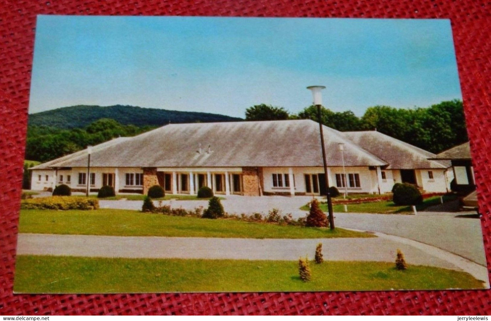 HEER SUR MEUSE  -  " Domaine De Massembre " Village De Vacances  - Vakantiedorp - Hastière