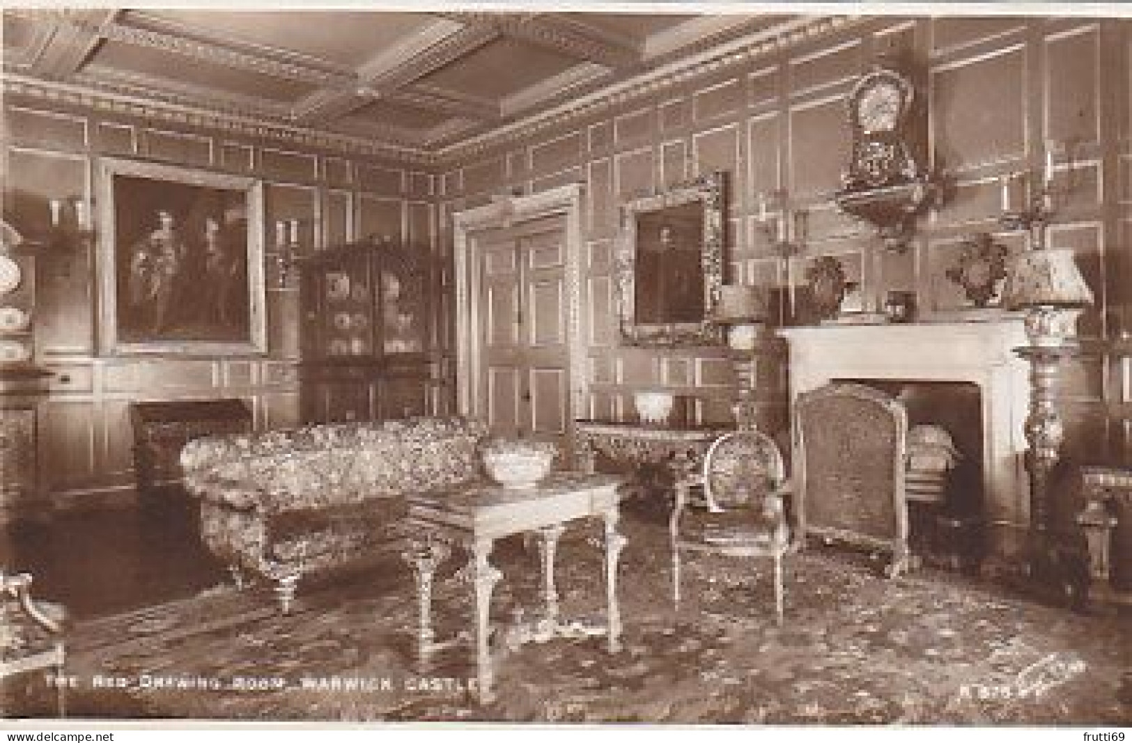 AK 191803 ENGLAND - Warwick Castle - The Red Drawing Room - Warwick