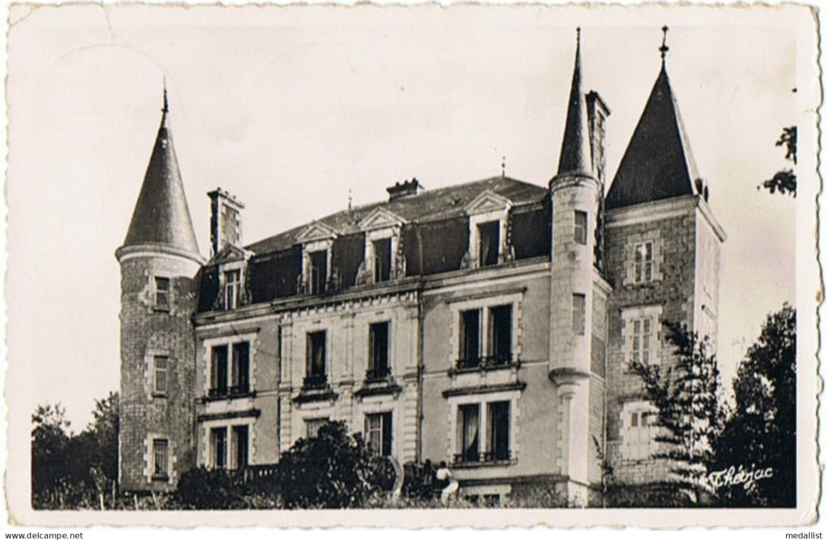 Cpsm..87..SAINT GERMAIN LES BELLES..CHATEAU DE LA GRILLIERE..FORMAT CPA - Saint Germain Les Belles