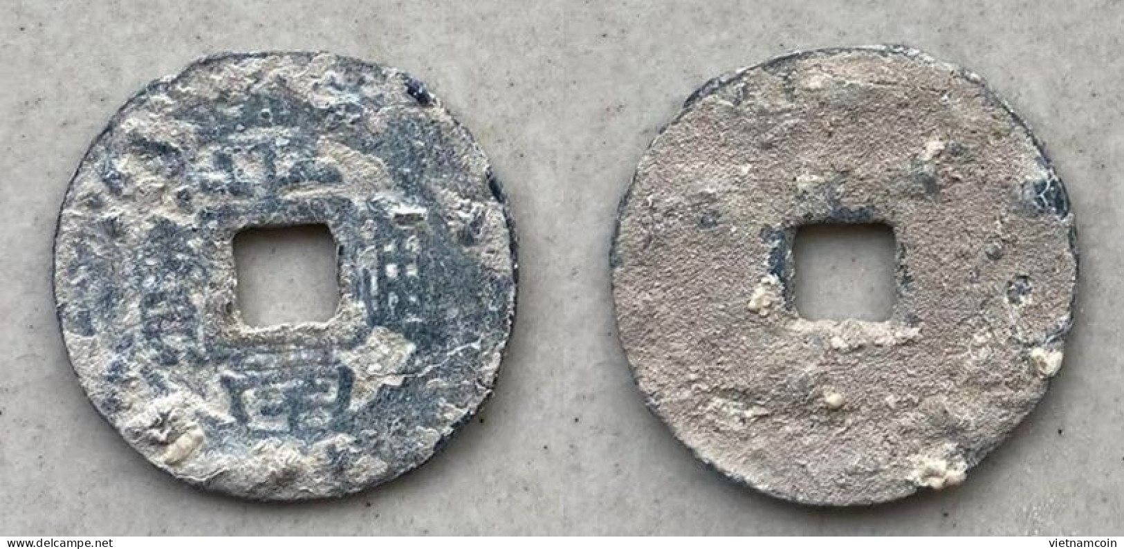 Ancient Annam Coin Binh Nam Thong Bao (zinc Coin) THE NGUYEN LORDS (1558-1778) - Vietnam