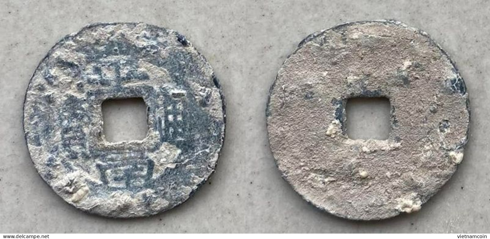 Ancient Annam Coin Binh Nam Thong Bao (zinc Coin) THE NGUYEN LORDS (1558-1778) - Viêt-Nam