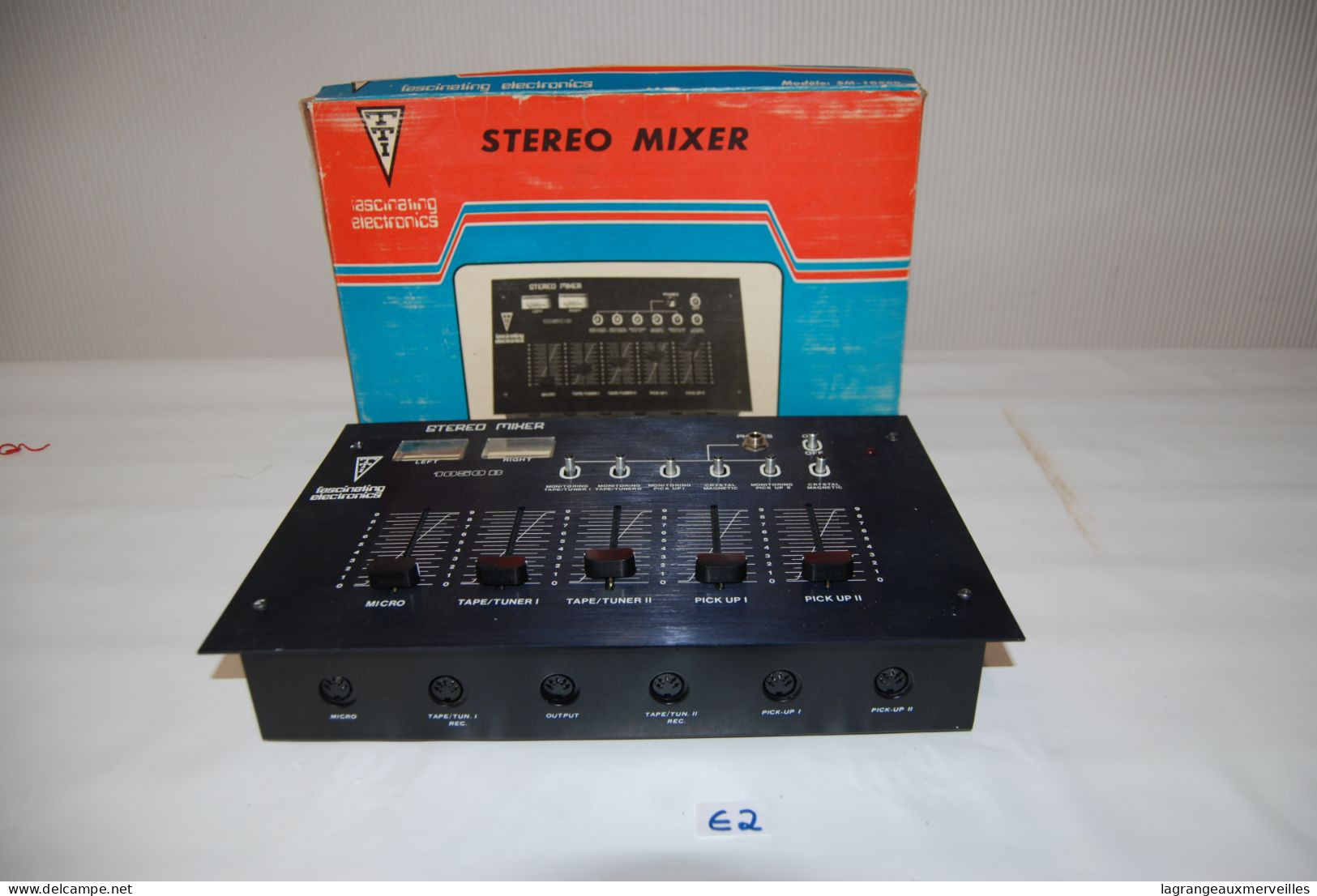 E2 Stéréo Mixer - Ancien Appareil Electro Vintage - Musical Instruments