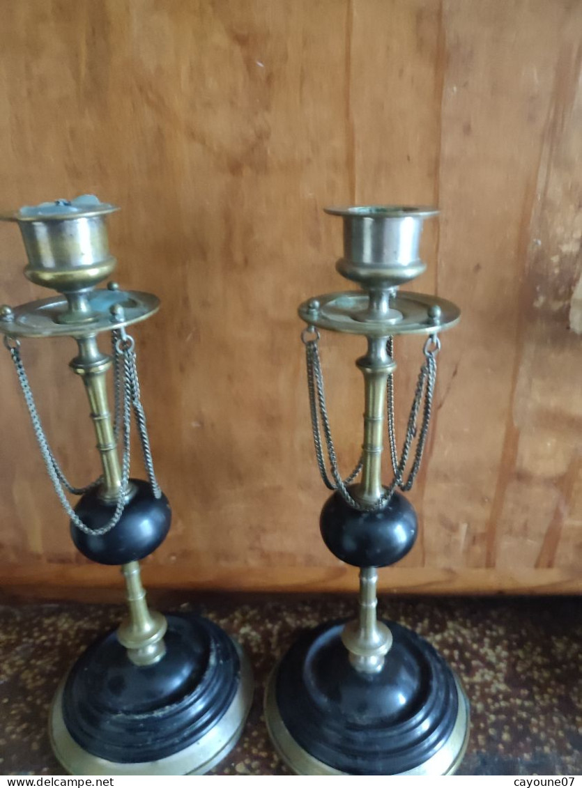 Ancienne  Paire De Bougeoirs Chandeliers Flambeaux En Bronze - Chandeliers, Candelabras & Candleholders