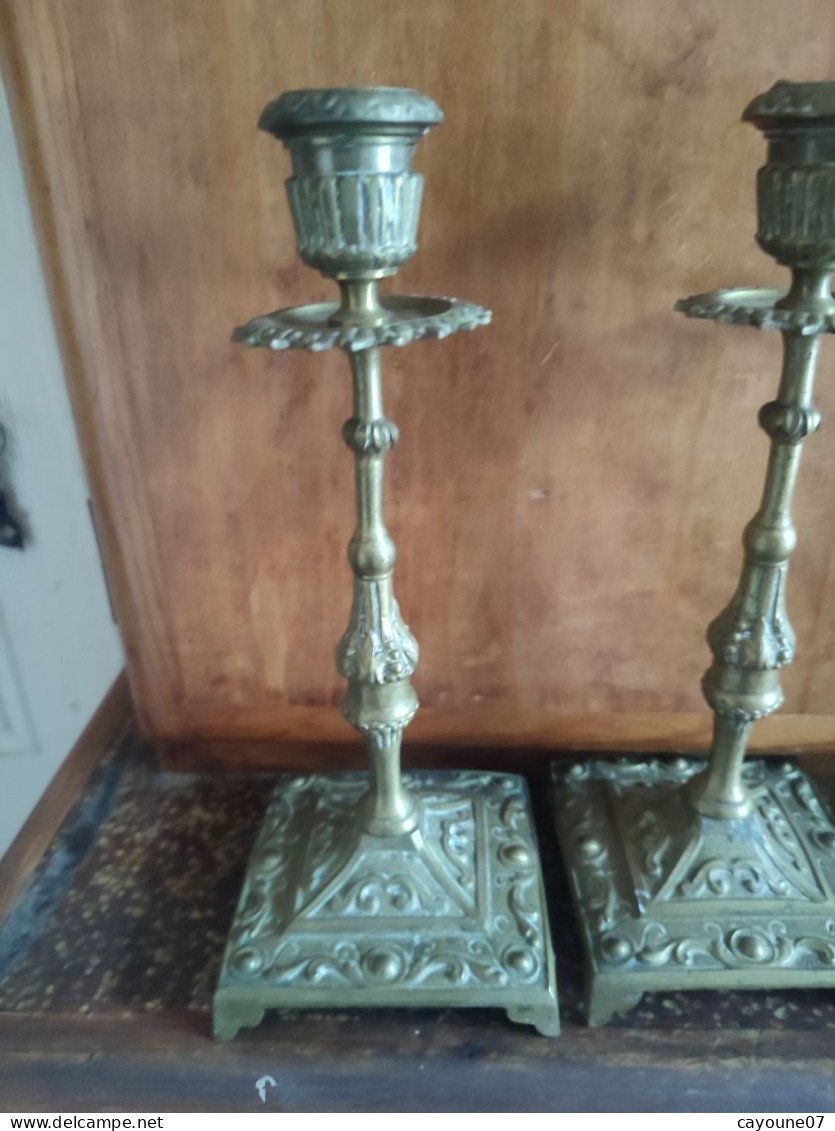 Ancienne  Paire De Bougeoirs Chandeliers Flambeaux En Bronze - Chandeliers, Candelabras & Candleholders