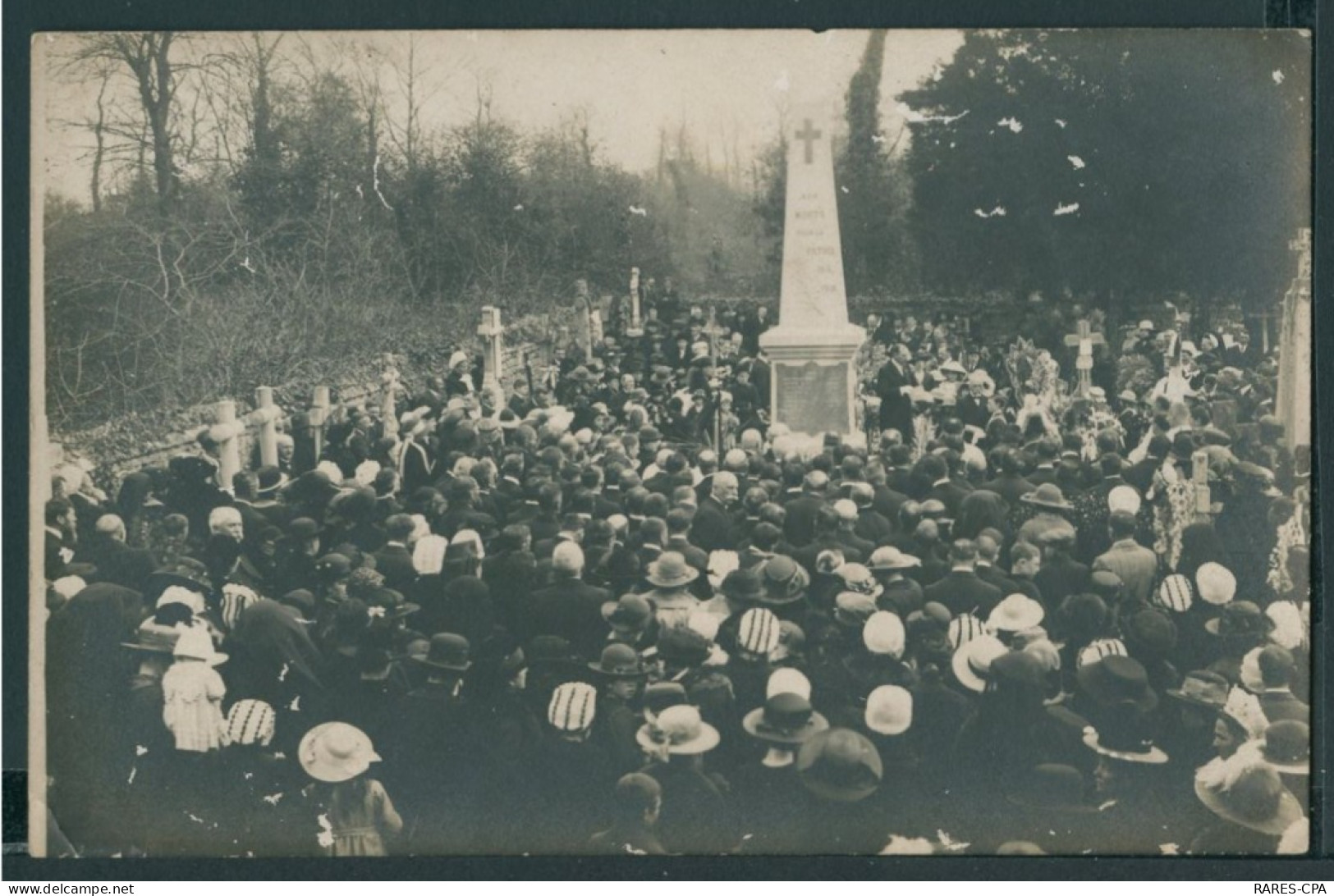 50 CHERBOURG - Commémoration Au Monument Aux Morts Pour La Patrie - Lieu A Identifier  - CPA PHOTO  - TTB - Cherbourg