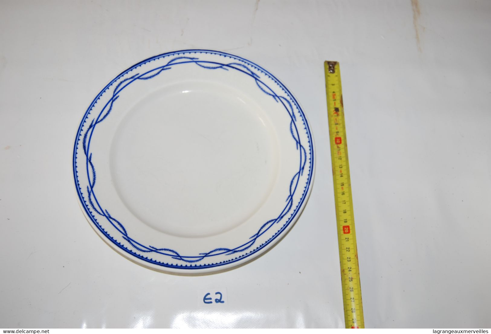 E2 Assiette En Porcelaine De Tournai - Décor Chenille, Double Filet Avec Dent De Loup - Décor Peu Courant  Rare Tiles 10 - Doornik (BEL)