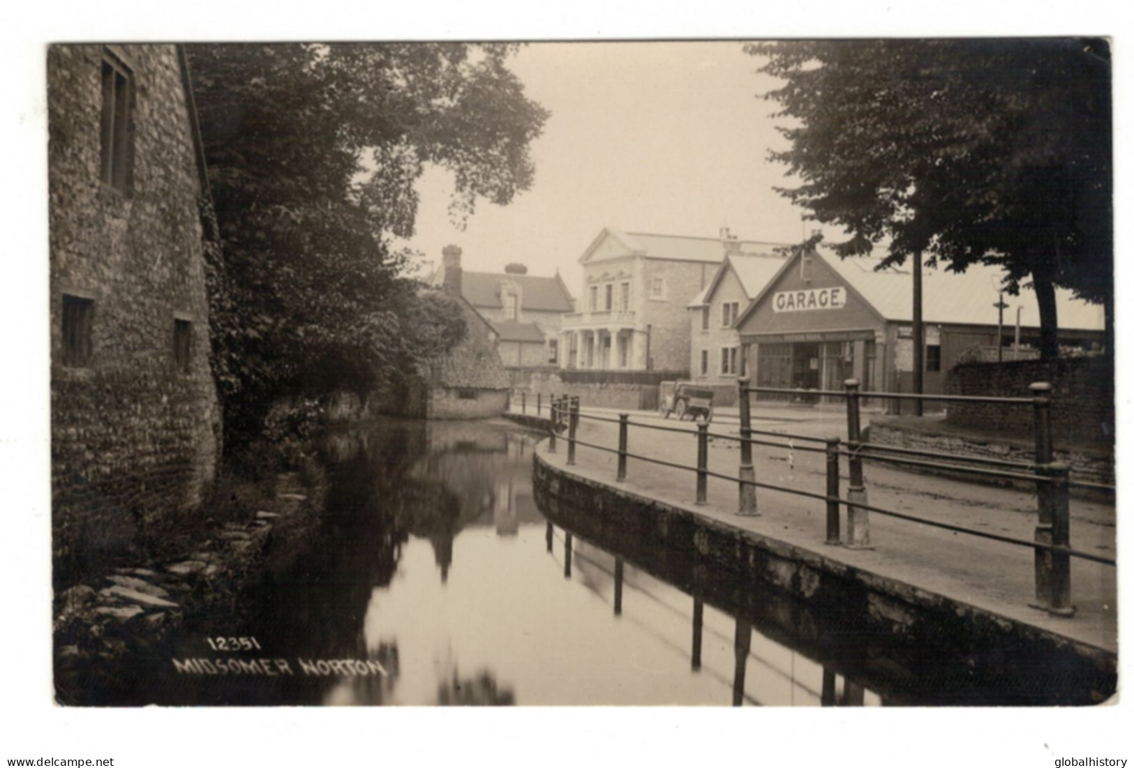 DH1668 - SOMERSET - MIDSOMER NORTON - VIEW ON WATER & GARAGE - Autres & Non Classés