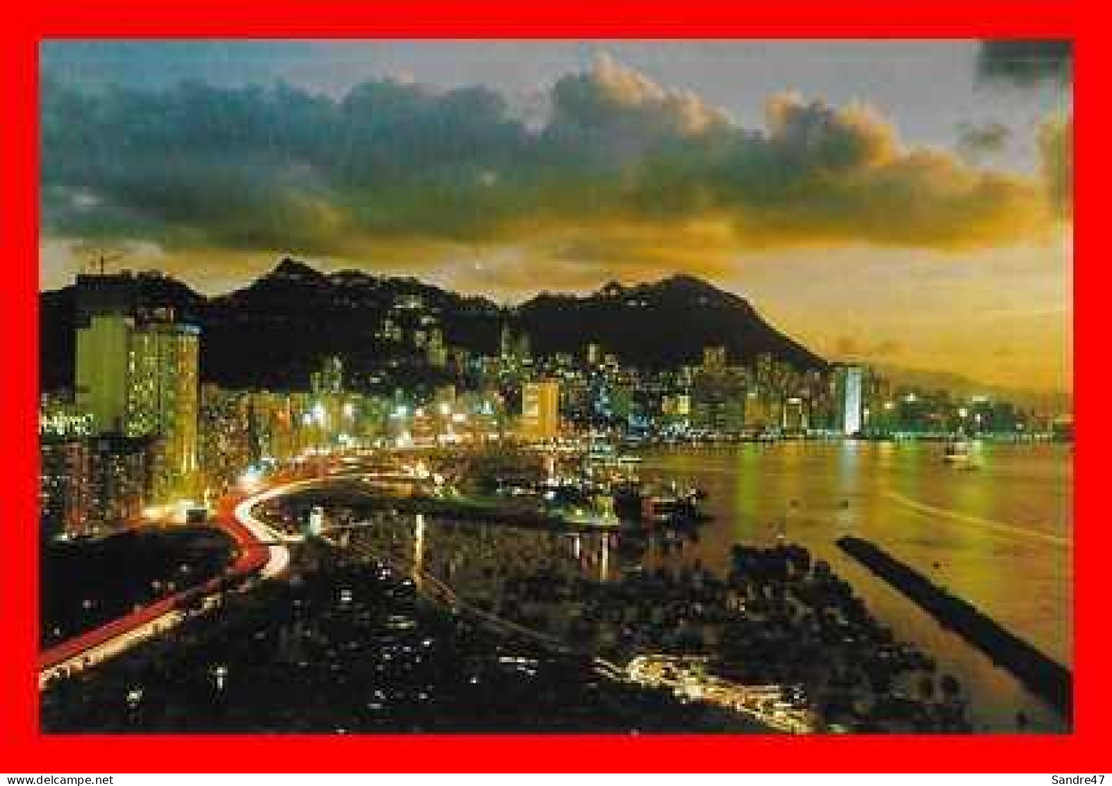 2 CPSM/gf HONG KONG (Chine) Beautiful Dusk Scene Of Victoria / HongKong Night Scene From Peak..*2361 - Chine (Hong Kong)