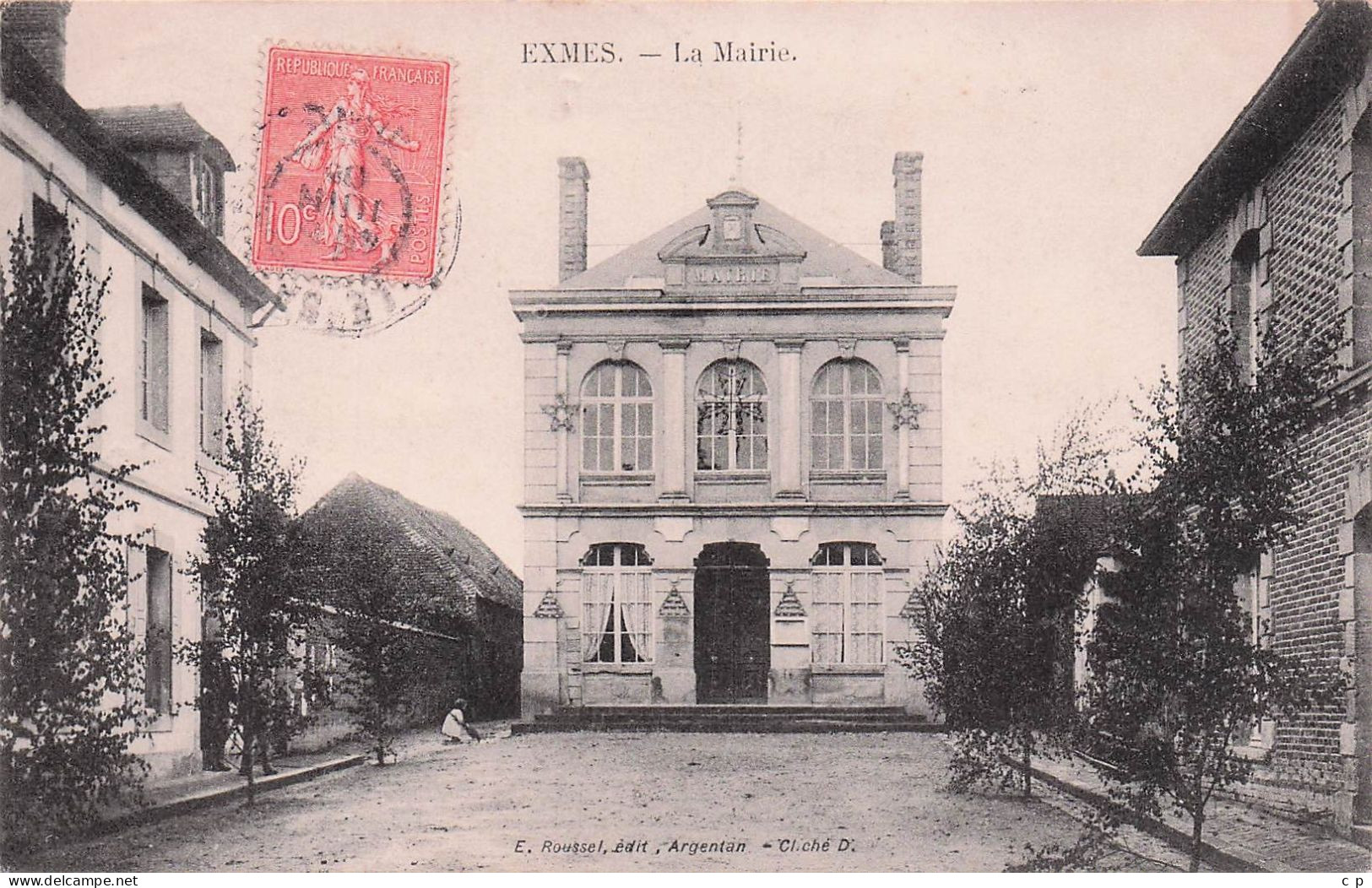 Exmes - La Mairie -  CPA °J - Exmes